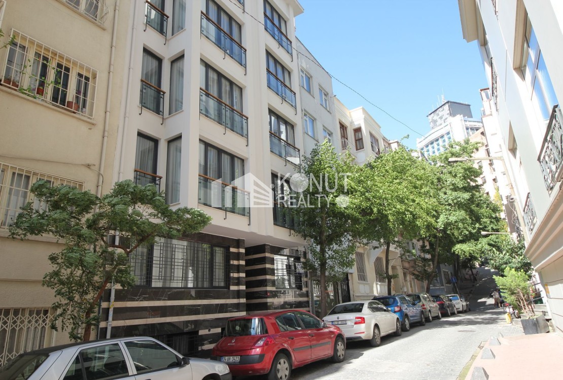 Gümüşsuyu'nda 6 Yıllık Binada 1+1 Mobilyalı Daire