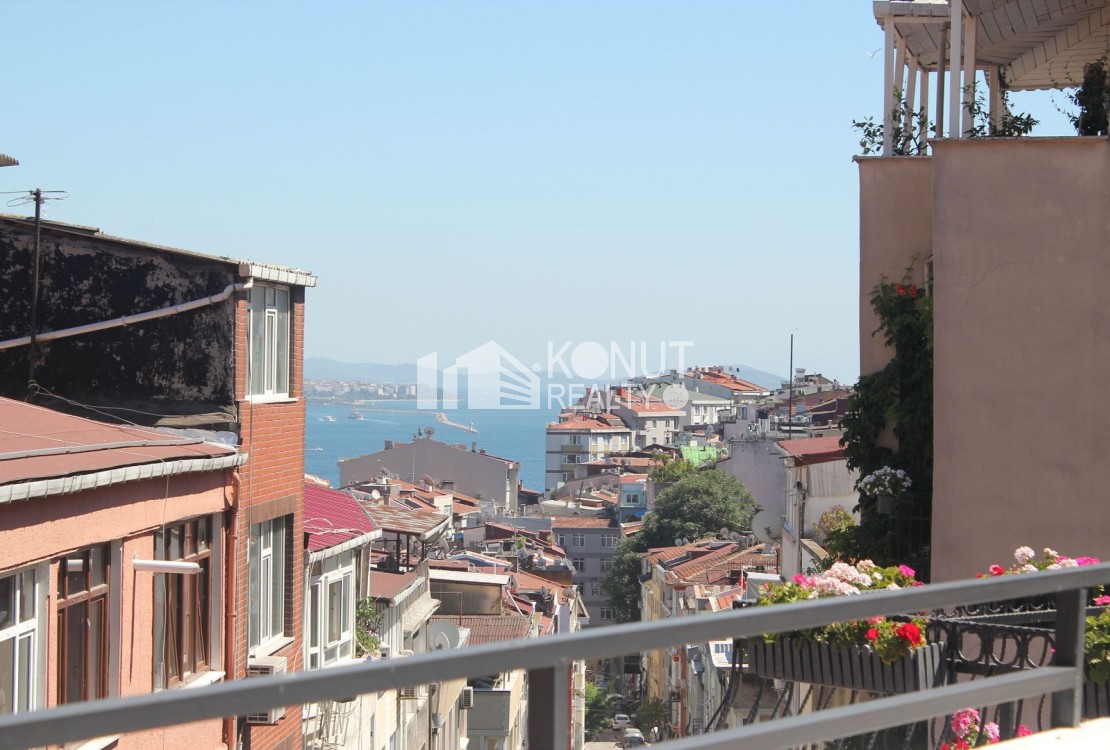 Cihangir Teraslı Deniz Manzaralı Eşyalı 2+1 Daire