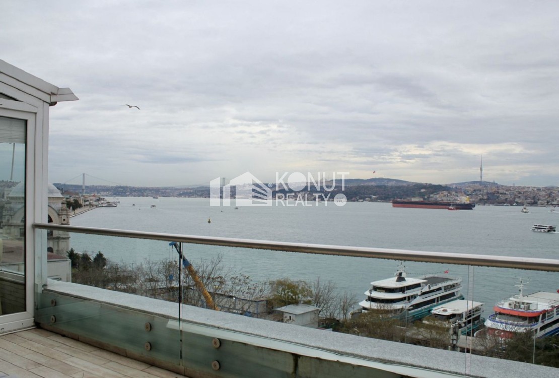 Kabataş'ta Boğaz Manzaralı Teraslı 2+1 Daire