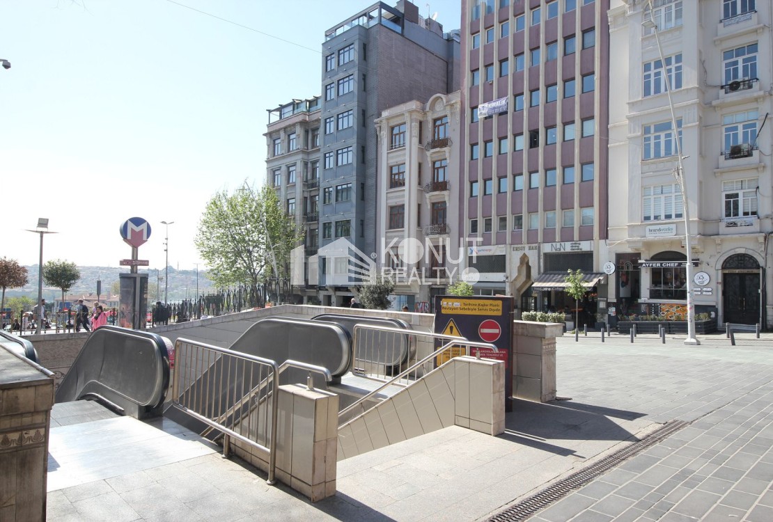 Şişhane Caddede, 3+1, Ferah, 185m2. Bakımlı Ofis