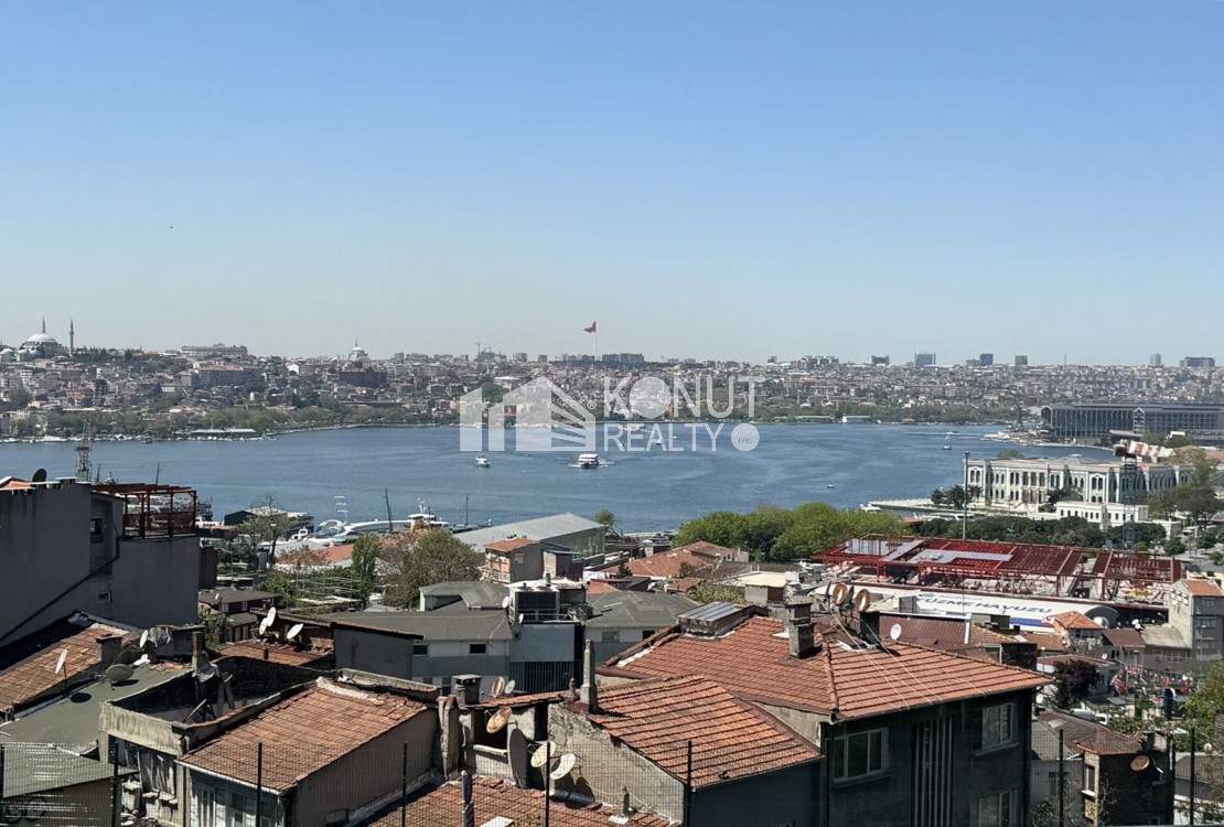 Şişhane Caddede Haliç Manzaralı 4+1 Kiralık Ofis