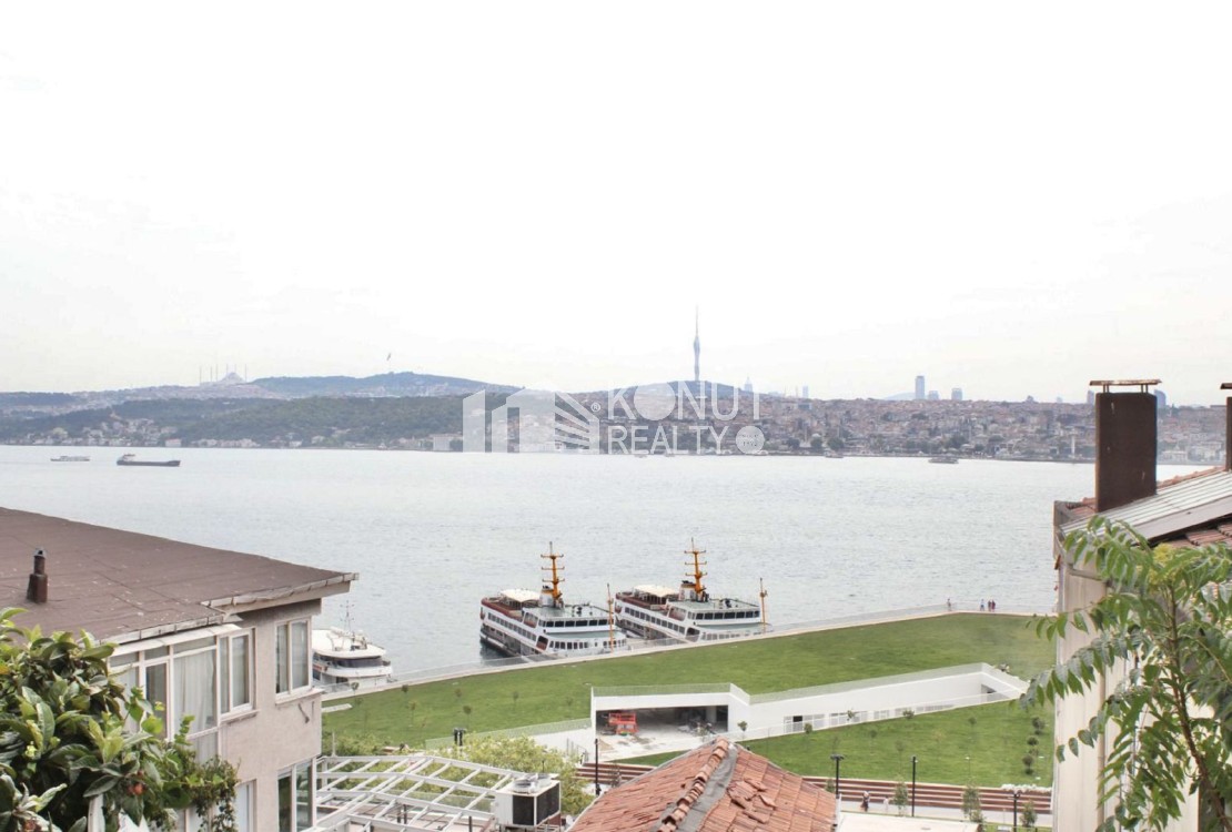 Gümüşsuyu'nda Deniz Manzaralı Bahçeli Dubleks