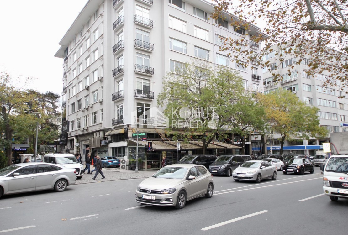 Elmadağ'da Cadde üstü 250 m² Kiralık Ofis