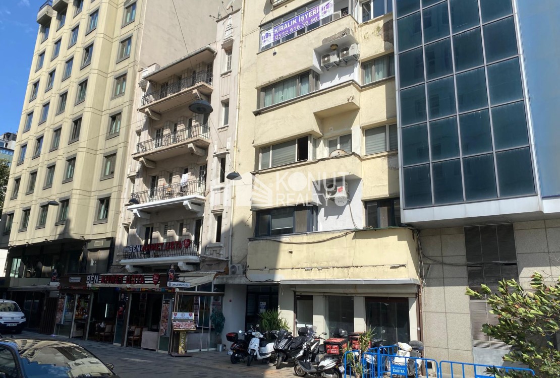 Taksim Oteller Bölgesinde, 5+1, Bakımlı Ofis
