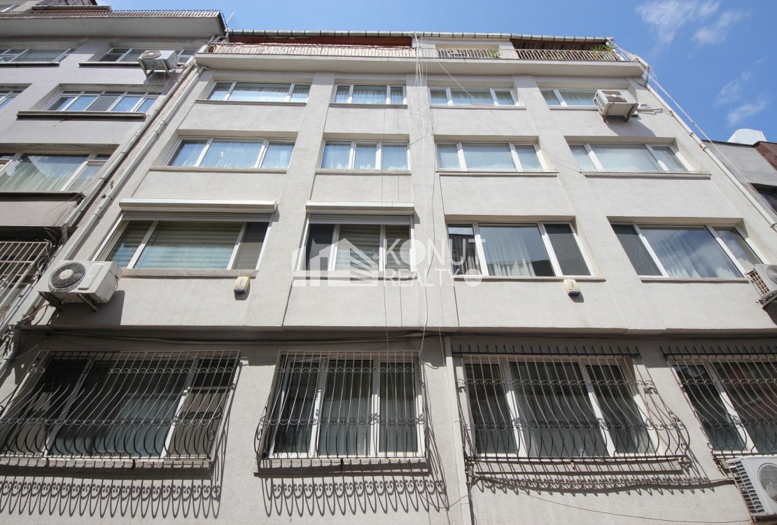 Gümüşsuyu'nda 85 m², 2+1, Bakımlı, Satılık Daire