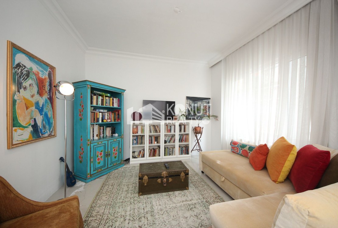 Cihangir'de Mobilyalı 1+1 Bakımlı Kiralık Daire