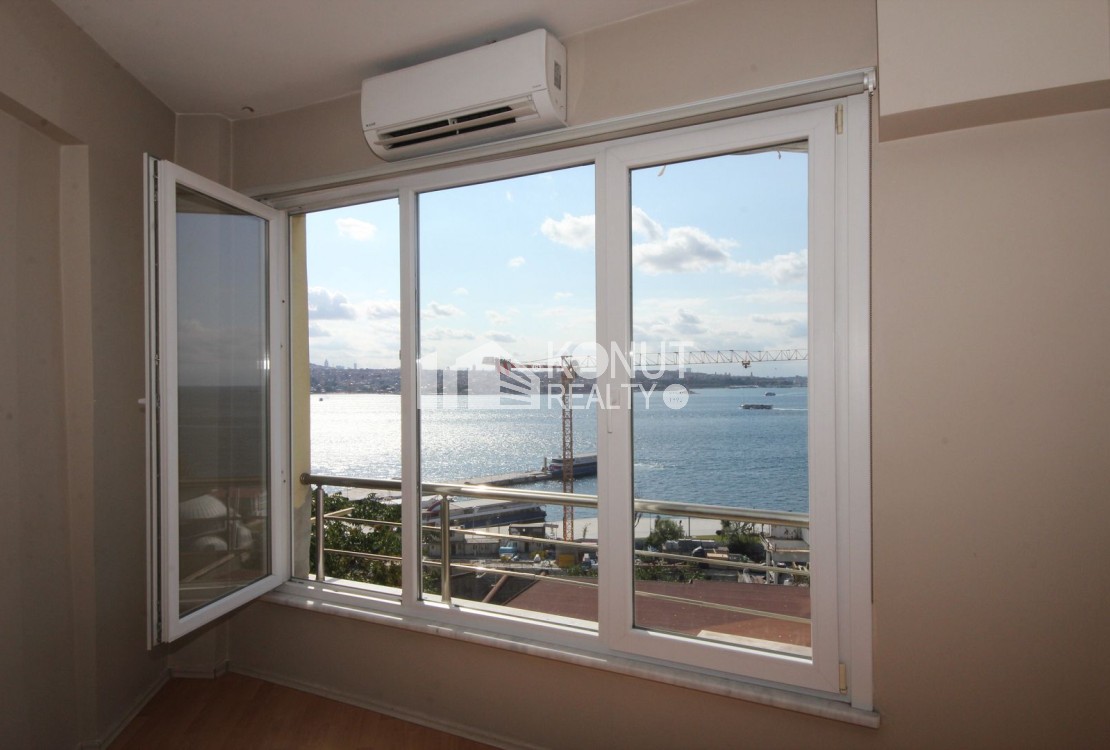 Kabataş'ta Boğaz Manzaralı 1+1 Kiralık Daire