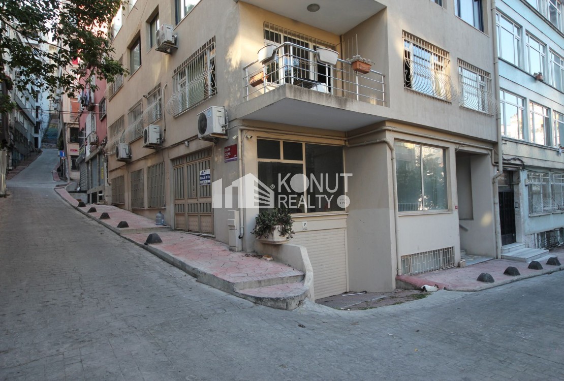 Gümüşsuyu Kabataş arası, 140m2.Depolu Dükkan-Ofis