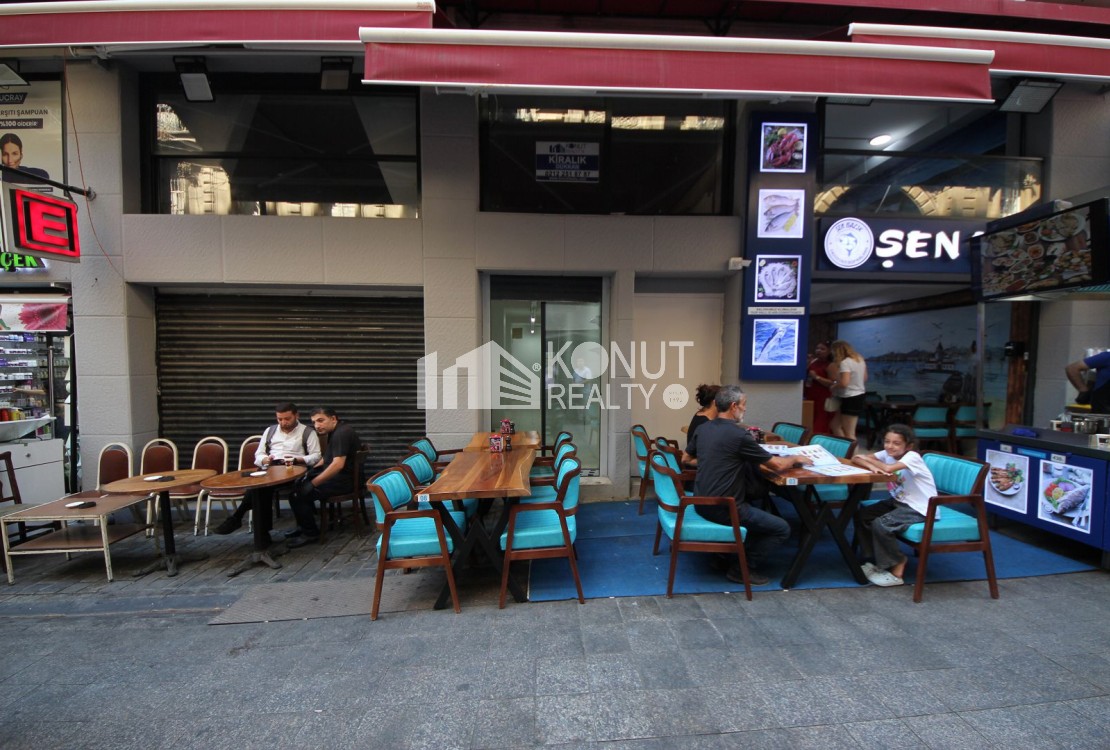 İstiklal Balık Pazarında, 47m2.Asma Kat Dükkan