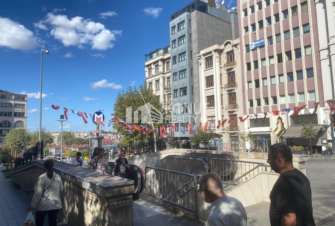 Şişhane Caddede, 3+1, Ferah, 185m2. Bakımlı Ofis