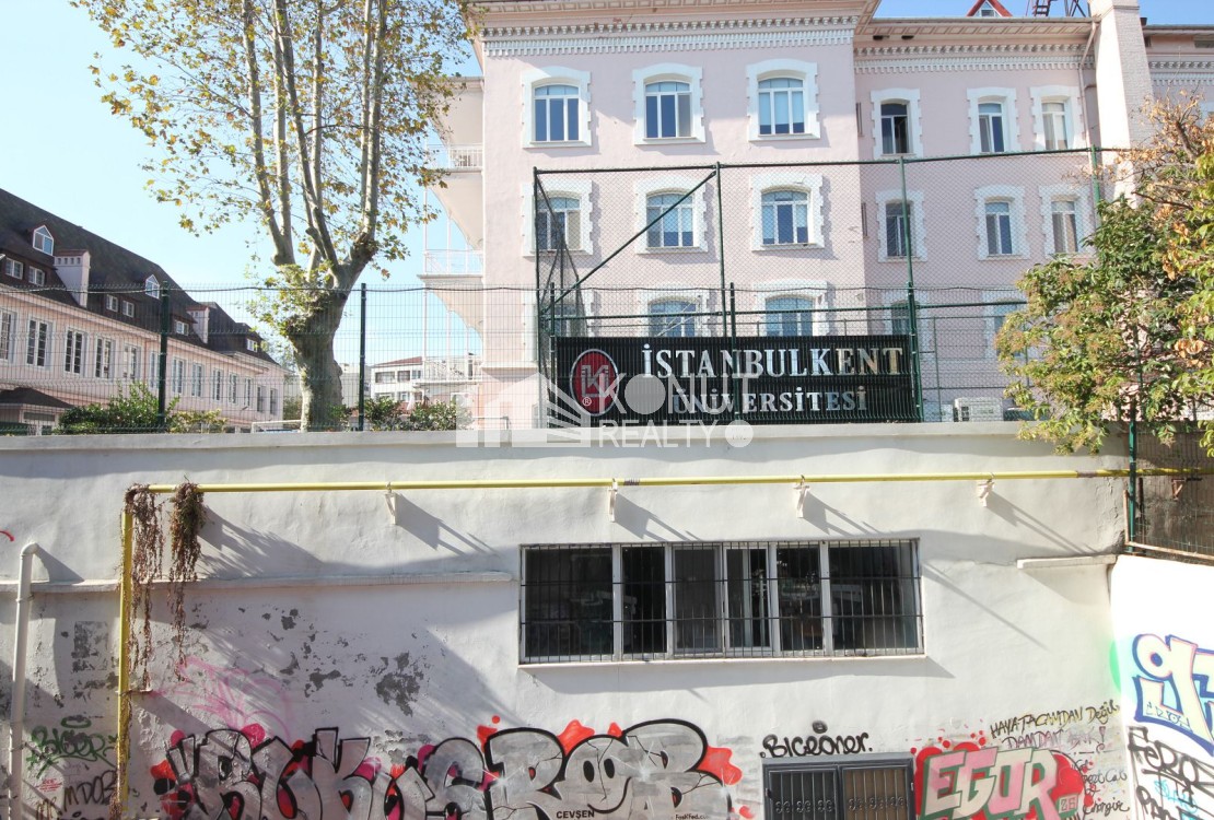 Cihangir Merkezde, 2+1, 75m² Satılık Köşe Ferah Daire