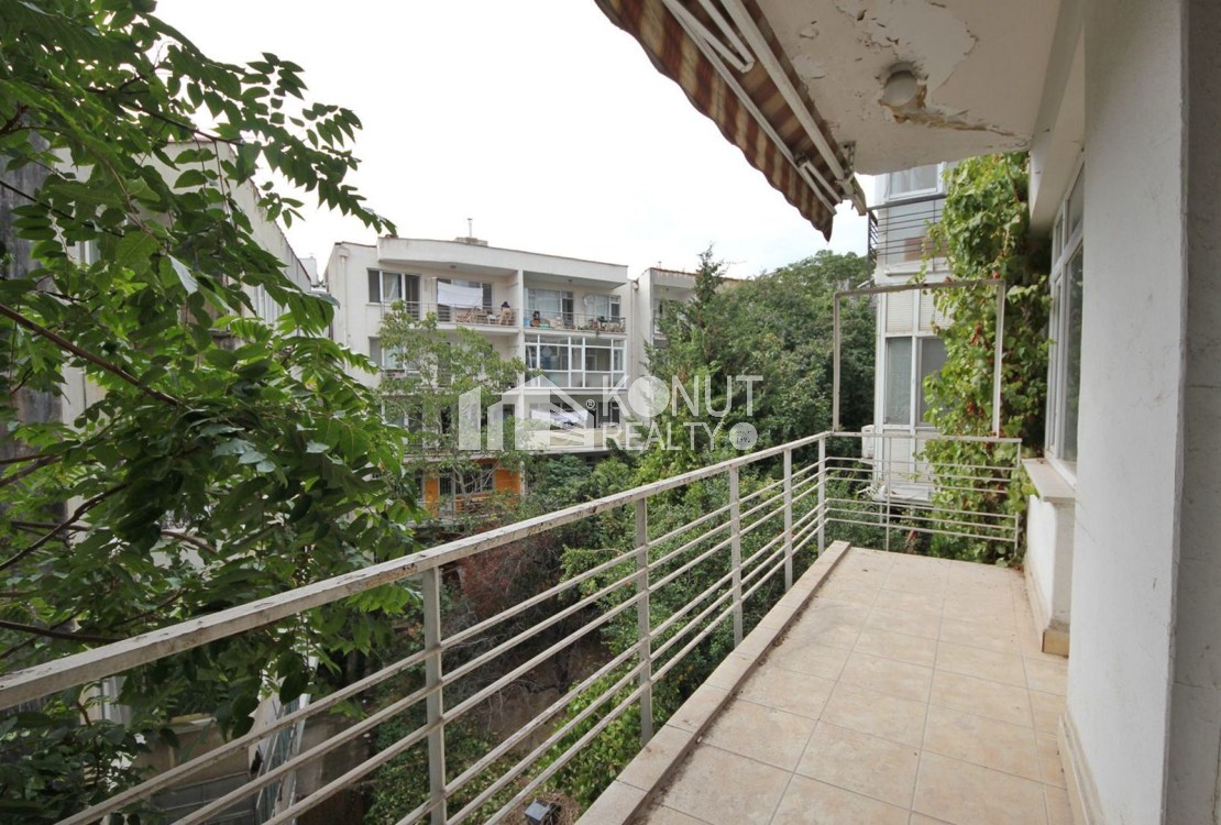 Gümüşsuyu'nda İ.T.Ü Karşısı, 3+1, 170m2. Daire