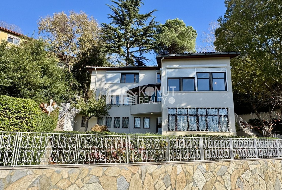 Anadolu Hisarı Dolaybağı'nda Boğaz Manzaralı Bahçeli Müstakil Ev