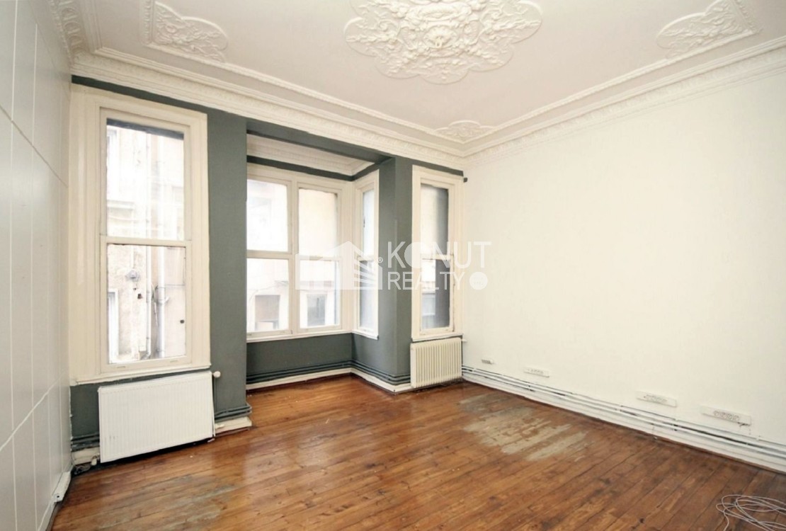 Tarihi Binada Yüksek Tavanlı, 150 m², 4+1 Ofis