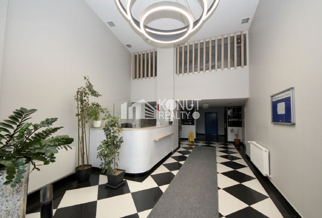 Gümüşsuyu Caddede Garajlı 235m² Kdv'li Ofis