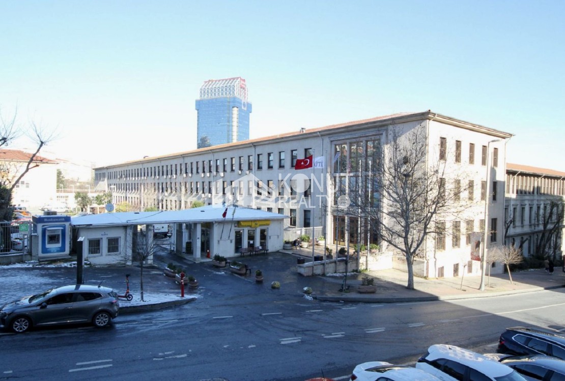 Gümüşsuyu'nda Jeneratörlü, Oroparklı Binada, 250 m² Ofis