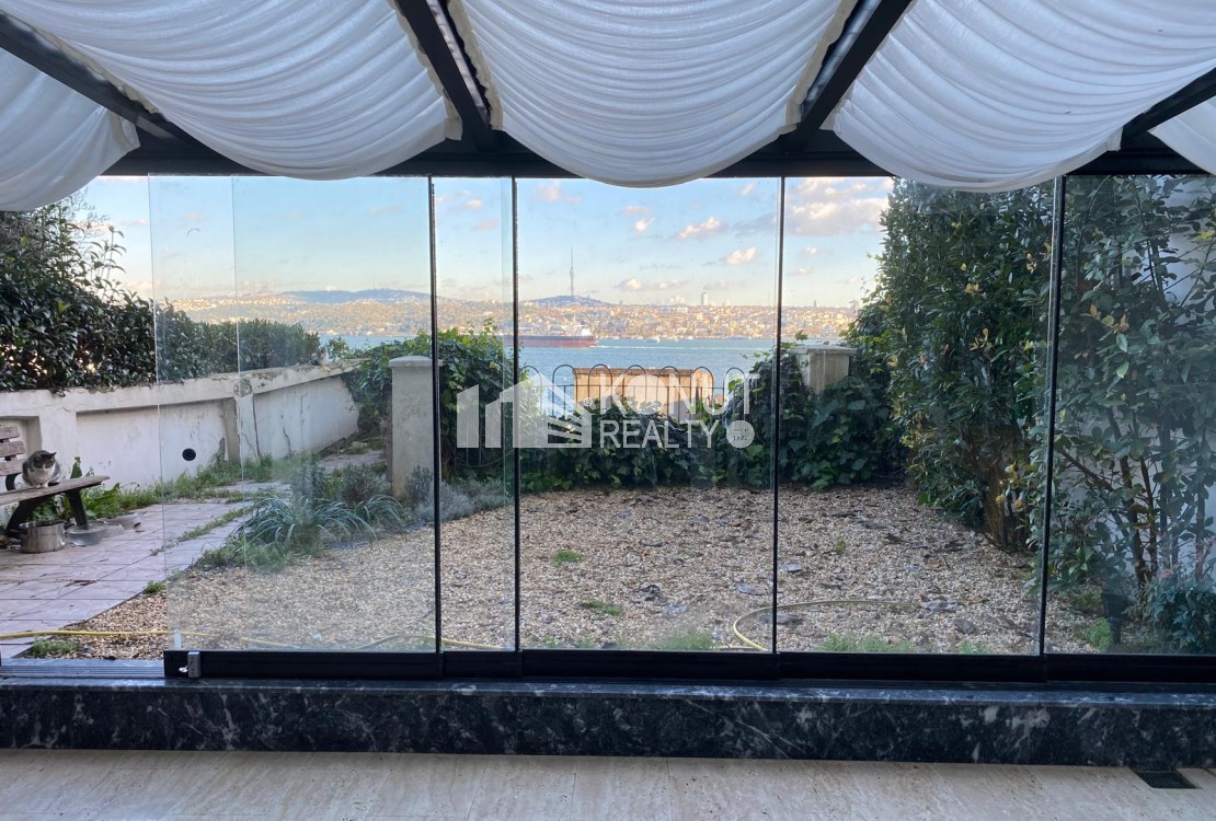 Gümüşsuyu'nda Bahçeli Deniz Manzaralı 30m2 Stüdyo