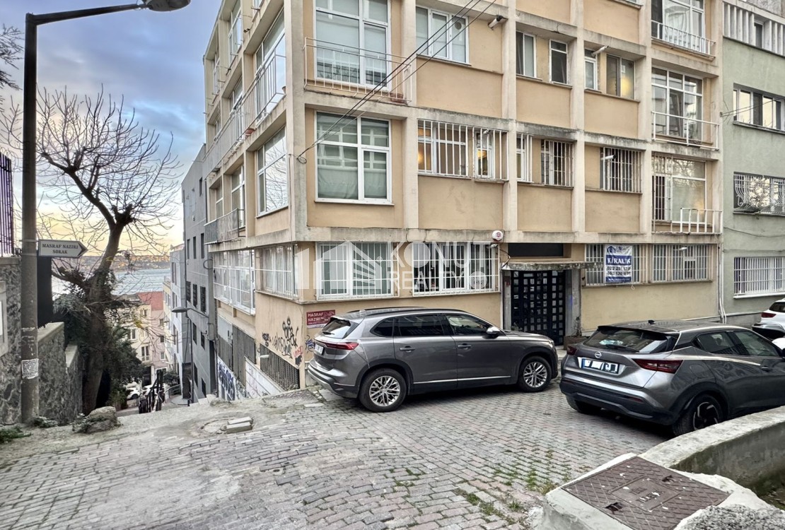 Gümüşsuyu'nda Bakımlı, 70 m², 1+1 Kiralık Daire