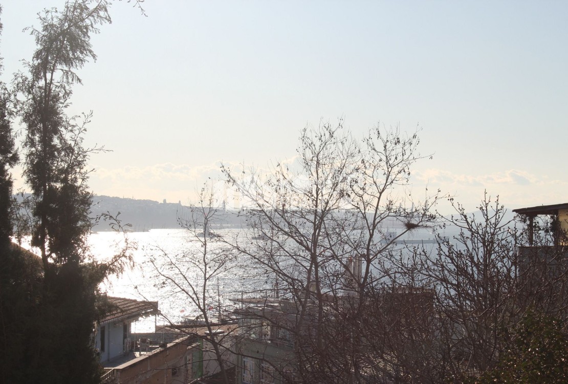 Gümüşsuyu'nda Mobilyalı & Boş 1+1 Manzaralı Daire