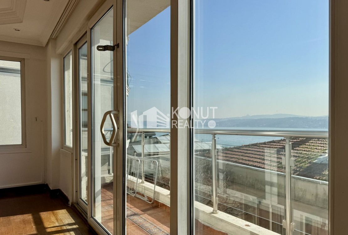 Kabataş'ta Boğaz Manzaralı 1+1 Kiralık Daire