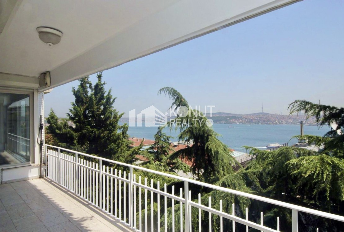 Gümüşsuyu'nda Boğaz Manzaralı 240 m2 Satılık Daire