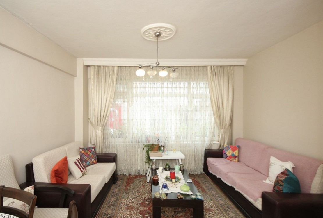 Beşiktaş'ta İskele'ye Yakın, 2+1 Satılık Daire