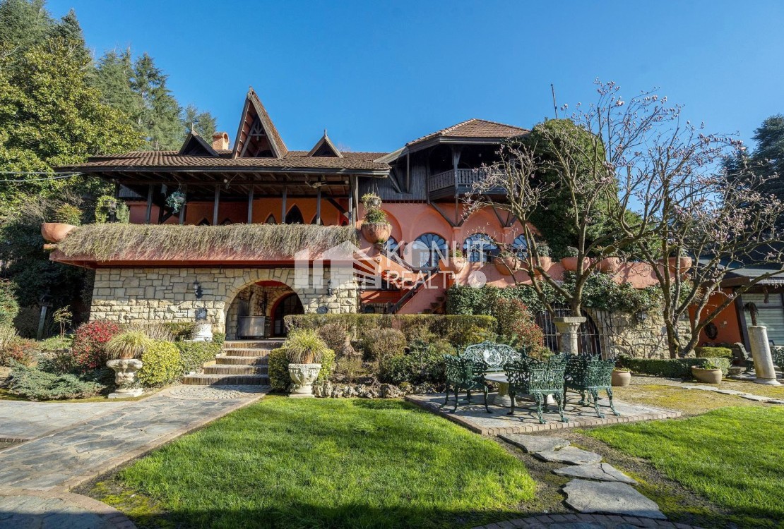 POLONEZKÖY'DE ORMANA KOMŞU EŞSİZ YAŞAM FIRSATI