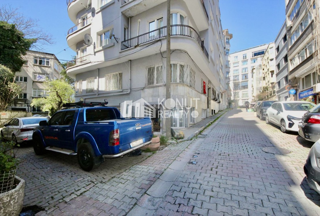 Gümüşsuyu'nda 2+1 Balkonlu Kiralık Daire