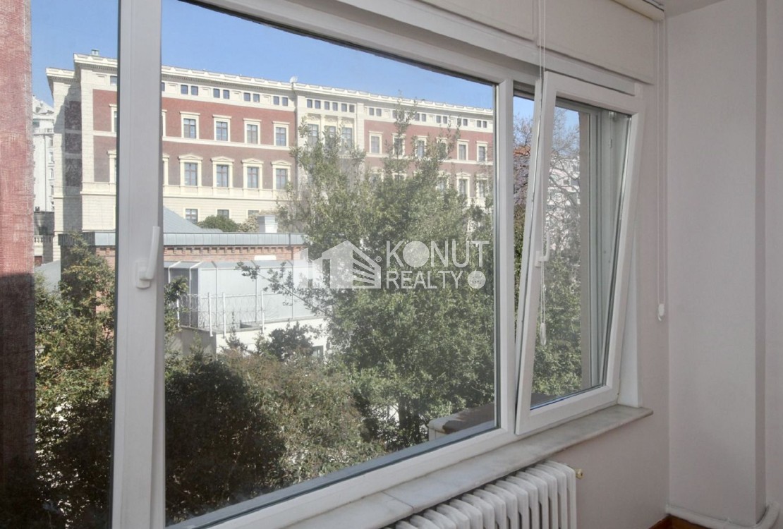 Gümüşsuyu'nda 2+1 Bakımlı Kiralık Daire