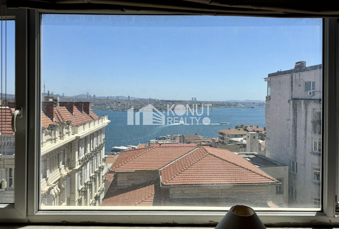 Gümüşsuyu İnönü Caddesi'nde Deniz Manzaralı Ofis