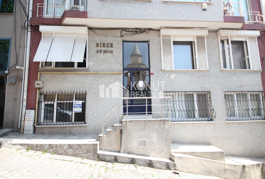 Gümüşsuyu'nda Yenilenmiş 1+0 Kiralık Stüdyo Daire