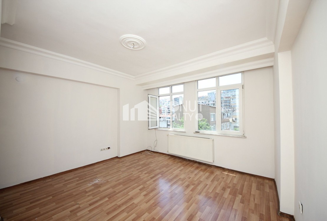 Gümüşsuyu'nda Genç Binada 1+1 Kiralık Daire