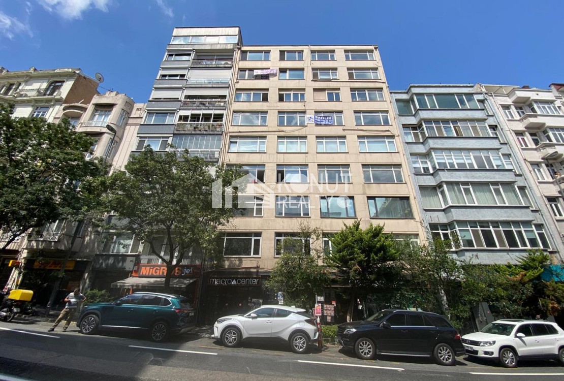 Gümüşsuyu Caddede 2 Tapulu, 400 m², Satılık Ofis