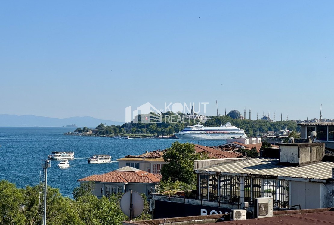 Kabataş'ta Enfes Boğaz Manzaralı Kiralık Daire