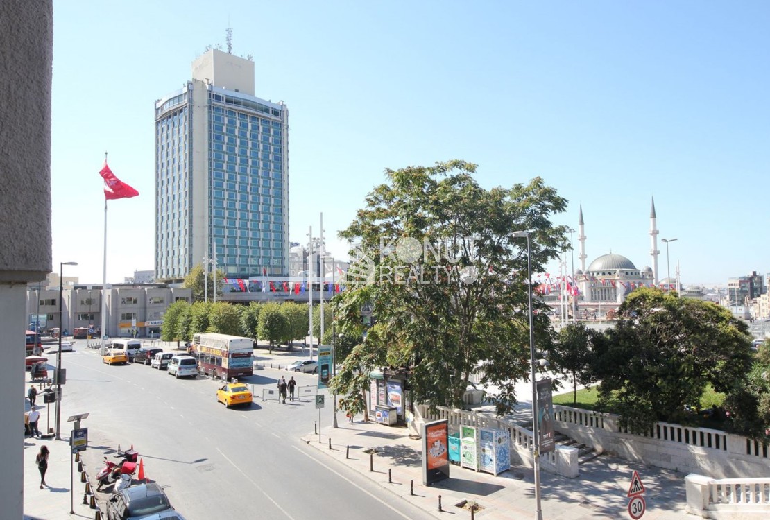 Gümüşsuyu'nda Yeni Binada, 80 m² Kiralık Ofis