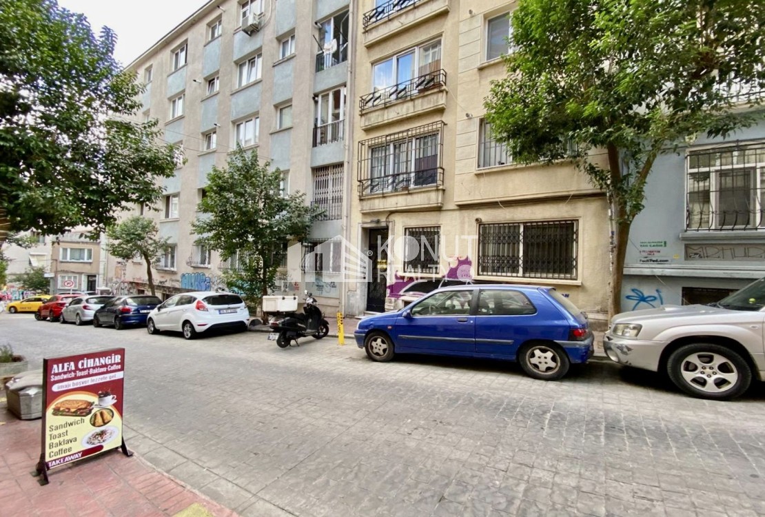Cihangir Yeni Yuva Sokak'ta 1+1 Kiralık Daire