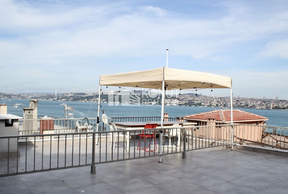 Kabataş'ta Teraslı Boğaz Manzaralı Kiralık Daire