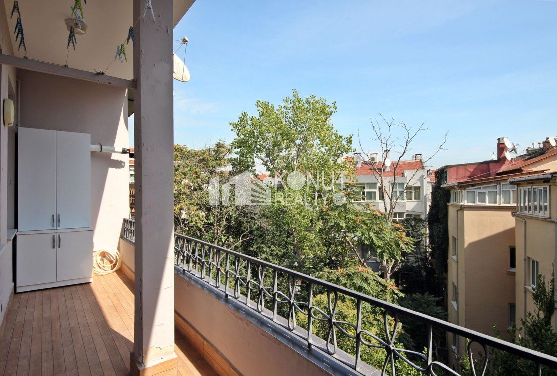 Cihangir Merkezde 3+1 Balkonlu Kiralık Daire